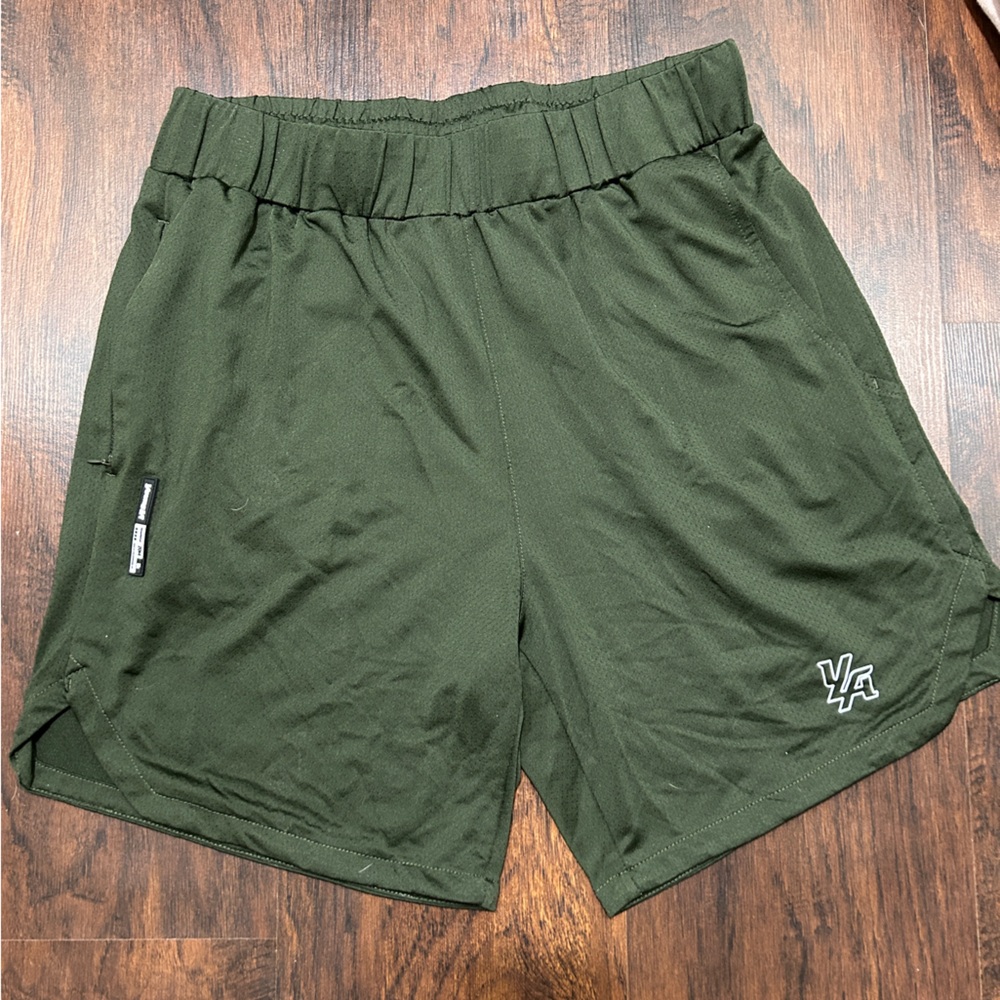 YOUNG LA MENS SHORTS - LARGE
